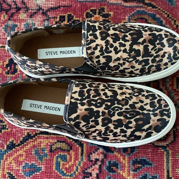 Steve Madden Shoes - Picture 2 of 4